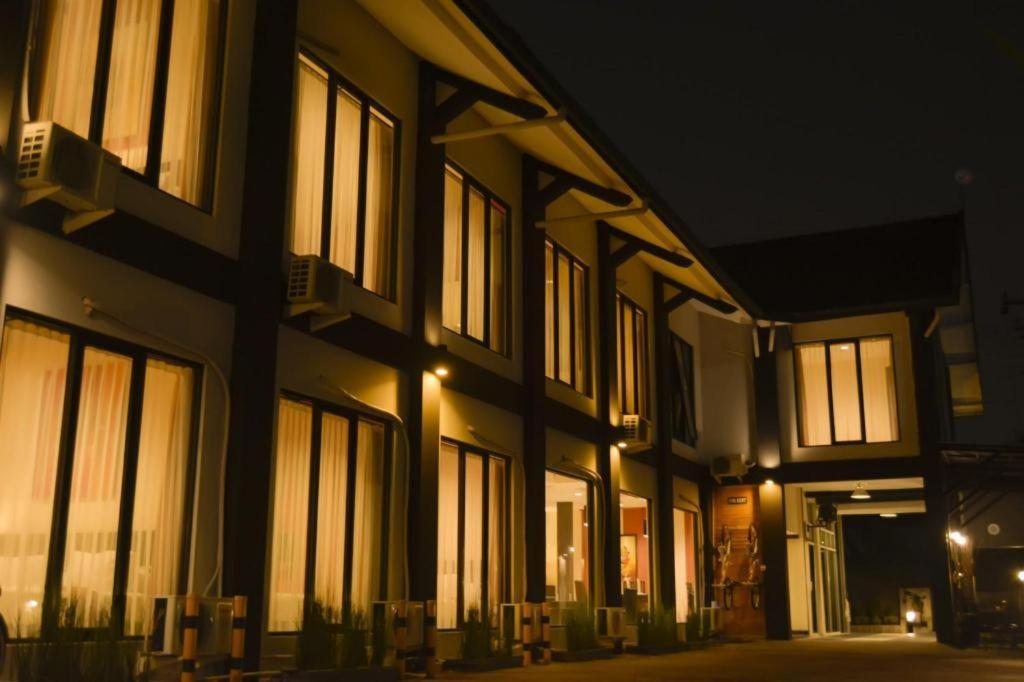 Puri Chorus Boutique Hotel Pakualaman Exteriör bild